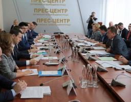 Ми маємо разом вирішити питання життєдіяльності Луганщини, – Віталій Комарницький на зустрічі з депутатами Верховної Ради України