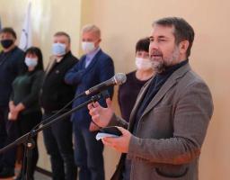 У цьому році ми завершуємо історію зі спортзалом, а у наступному – із ремонтом  школи, – Сергій Гайдай відкрив ще один об’єкт «Великого будівництва»