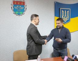 Відкласти усі політичні прапори та працювати на розвиток громади – таке завдання поставив Сергій Гайдай керівнику Попаснянської ВЦА Миколі Ханатову