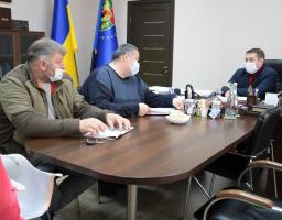 Я не прибічник закривати будь-що, але закон порушувати ми не будемо, – Сергій Гайдай зустрівся з батьками учнів Рубіжанської обласної санаторної школи