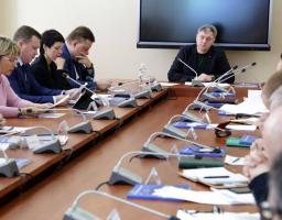 Юрій Гарбуз доручив посилити контроль за незаконним продажем алкогольних і тютюнових товарів неповнолітнім 