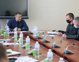  Допомога у відновленні водонапірної вежі у Гречишкиному та створення лісомисливського господарства на Сватівщині, - за вирішенням цих питань люди звернулись до Сергія Гайдая