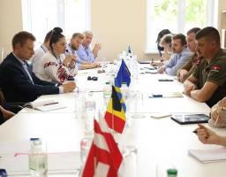 Наша область – чистий аркуш паперу, на якому ми маємо створити сучасний європейський регіон, не забуваючи нашу  історію, - Артем Лисогор на зустрічі із політичними радниками посольств країн-членів ЄС