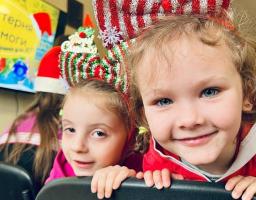 Подарунки військовим: маленькі луганчани прикрасили печиво, яке доставлять на передову