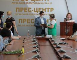 Мій принцип: не кричу «вперед!», а кажу «за мною!», – Сергій Гайдай привітав співробітників ОДА з Днем держслужбовця