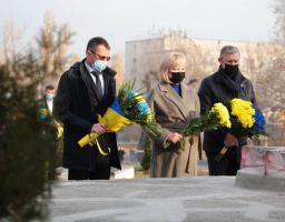 На Луганщині відбулися урочистості з нагоди 77-ї річниці визволення України від нацистських загарбників