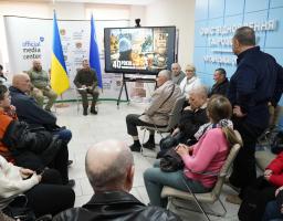 Я орієнтую усі громади, щоб вони обов’язково затверджували програми матеріальної підтримки ветеранів, зокрема й чорнобильців, – Олексій Харченко під час зустрічі із ліквідаторами у Дніпрі