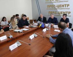 Наша зброя – культура, посмішка і любов, – Юрій Гарбуз про проект «Музику чути крізь стіни»