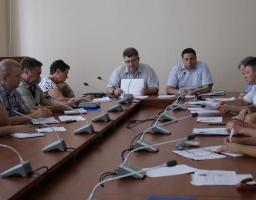 Розглянуто стан удосконалення оцінки результатів діяльності міст та районів області