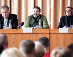 Сергій Гайдай офіційно представив Валерія Честниха сватівській громаді