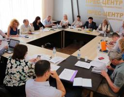 Механізми реалізації громадськими радами власних повноважень в умовах децентралізації обговорили на засіданні громадської ради при облдержадміністрації 14 червня 2016 року