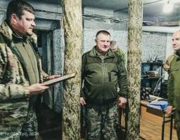 Щодня ви ризикуєте життям, аби наші діти зростали в спокої, – Артем Лисогор відзначив бійців підрозділів, які боронять схід