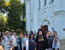У Кирилівській церкві в Києві луганчани доєдналися до Всесвітньої молитви за Україну