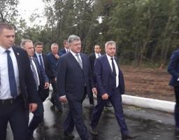 Петро Порошенко з робочою поїздкою на Луганщині
