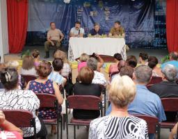 Мешканці прифронтового Кримського матимуть оновлену  школу, власний санітарний автомобіль та тепло взимку - Юрій Гарбуз провів прийом громадян