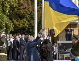 Президент: Наше завдання – знову підняти український прапор над Донецьком, Луганськом, Сімферополем та Севастополем