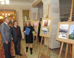 Проведено мобільну тематичну фотовиставку, присвячену Року Японії в Україні у Новопсковській РДА