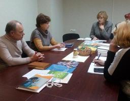 Інвалідам війни, інвалідність яких пов’язана з пораненням, одержаним під час бойових дій на території інших держав, призначено щорічну грошову допомогу у 2017 році за рахунок коштів обласного бюджету в розмірі 1500 грн на одну особу