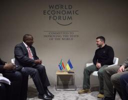 Володимир Зеленський обговорив із Сирілом Рамафосою необхідність глобальних зусиль для наближення справедливого миру