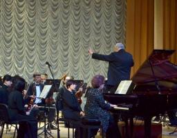 Луганська обласна філармонія запрошує на концерт Академічного симфонічного оркестру під керівництвом Євгена Тутевича