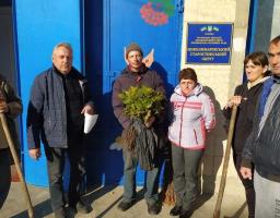 В рамках програми Президента України «Зелена країна» та акції «Створюємо ліси разом» у Біловодській громаді триває осіння висадка саджанців