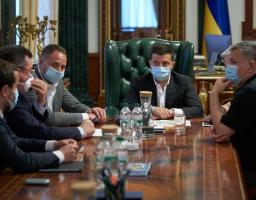 До подолання лісової пожежі в Луганській області залучені підрозділи ЗСУ, Нацгвардії та додаткові сили ДСНС – доповідь Президенту