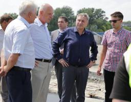 Очільник області оглянув стан капітального ремонту мосту у Старобільську