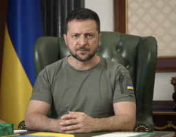 Це звернення хочу присвятити тим, хто мужньо стоїть 200 днів, а тому стоїть Україна – Президент Володимир Зеленський