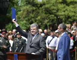 Президент підписав Указ про додаткові заходи щодо забезпечення безперешкодної реалізації громадянами України права на безвізові подорожі до Євросоюзу