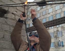 Сергій Гайдай: усі комунальні служби та енергетики працюють над налагодженням комунікацій після ворожих обстрілів. У сєвєродончан газ з’явиться вдень