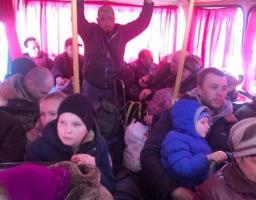  250 жителів Луганщини вже прямують потягом до Ужгорода