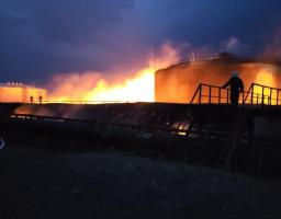 Школа, нафтове сховище, десятки будинків Сєвєродонецька та Лисичанська охоплені вогнем росіян, постраждалих і загиблих лисичан годинами неможливо було забрати з вулиць, – Сергій Гайдай