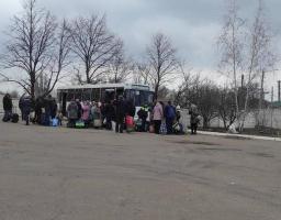 Понад 1 220 жителів Луганщини прямують до безпечних регіонів країни, – Сергій Гайдай