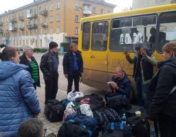 Понад 100 осіб виїхали 21 квітня з Луганщини, ще багато хто на приватному транспорті. Завтра планується організована безкоштовна евакуація з Рубіжного та Лисичанська, – Сергій Гайдай