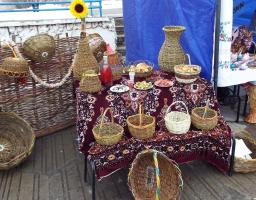 У передсвятковому ярмарку в Станиці Луганській представили продукцію 47 підприємств