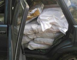 На незаконній переправі затримано корм для тварин