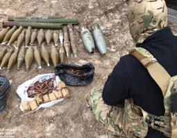 СБУ виявила нові схрони бойовиків з артилерійськими і танковими снарядами 