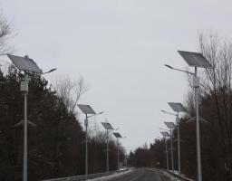 Велике будівництво: на мосту у Новоайдарі монтують освітлення