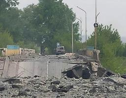 Росіяни штурмують Гірську та Попаснянську громади: зруйновано майже 60 будинків, пошкоджено міст в Рубіжному, – Сергій Гайдай
