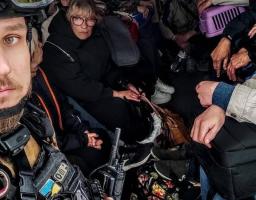 37 людей евакуювали з Луганщини, Сєвєродонецьк під потужними обстрілами, - Сергій Гайдай