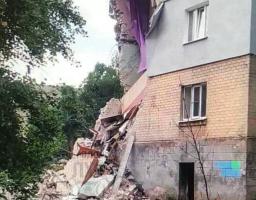 Лисичанськ потерпає від нескінчених авіаударів: зруйновано відділ поліції, пошкоджено територію НПЗ, – Сергій Гайдай