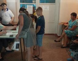 Переселенці з Луганщини на Дніпропетровщині і Донеччині за два дні отримали понад 700 продуктових наборів