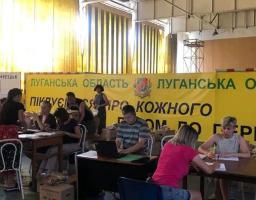 Запрацював гуманітарний хаб при Сєвєродонецькій міській ВЦА у Дніпрі