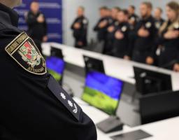 Ті, хто стоїть на варті спокою громадян у тилу та на передовій, – Олексій Харченко вручив відзнаки поліцейським Луганщини