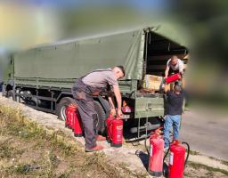Двом військовим з'єднанням, що боронять Луганщину, передали партію вогнегасників, – Олексій Харченко
