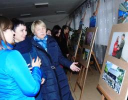 До Попаснянського району завітала мобільна виставка японської фотографії