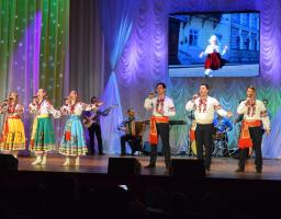 Артисти Луганської обласної філармонії привітали жінок Луганщини з 8 березня!