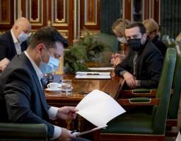 Вже 5,5 млн українців скористалися пропозицією отримати виплати за повну вакцинацію проти COVID-19 – нарада у Президента