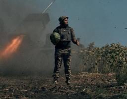 Боєць з кавуном з вірусного фото виявився воїном з нашої «п’ятдесят трійки»