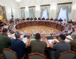 Налагодження контактів з американськими штатами, енергетика та безпека: Президент провів нараду з начальниками ОВА